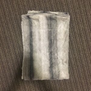 Dormify Grey Throw Blanket